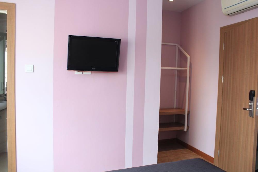 Kama Hotel Медан Экстерьер фото
