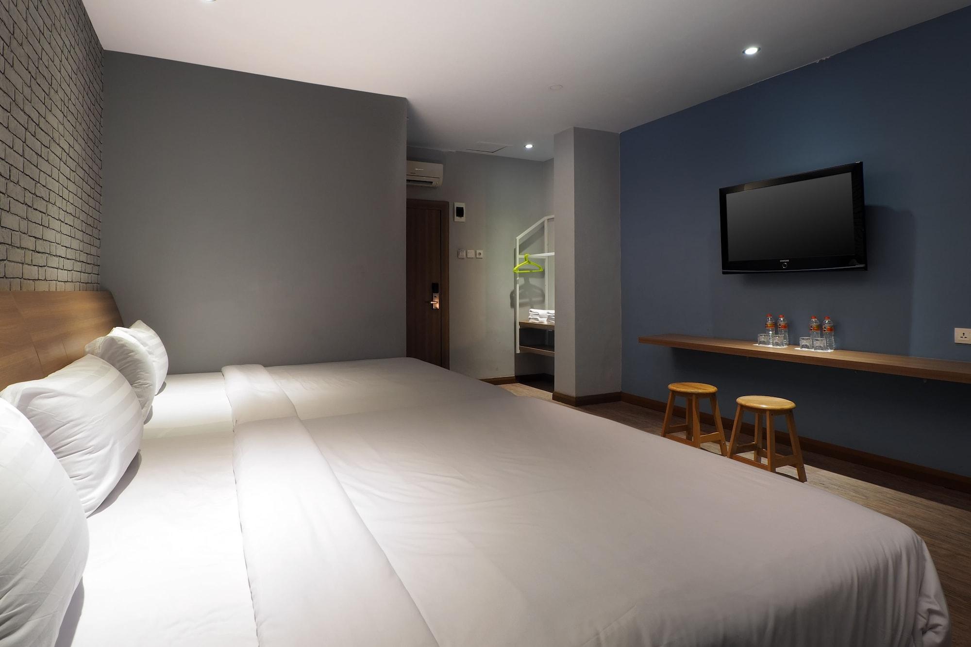Kama Hotel Медан Экстерьер фото