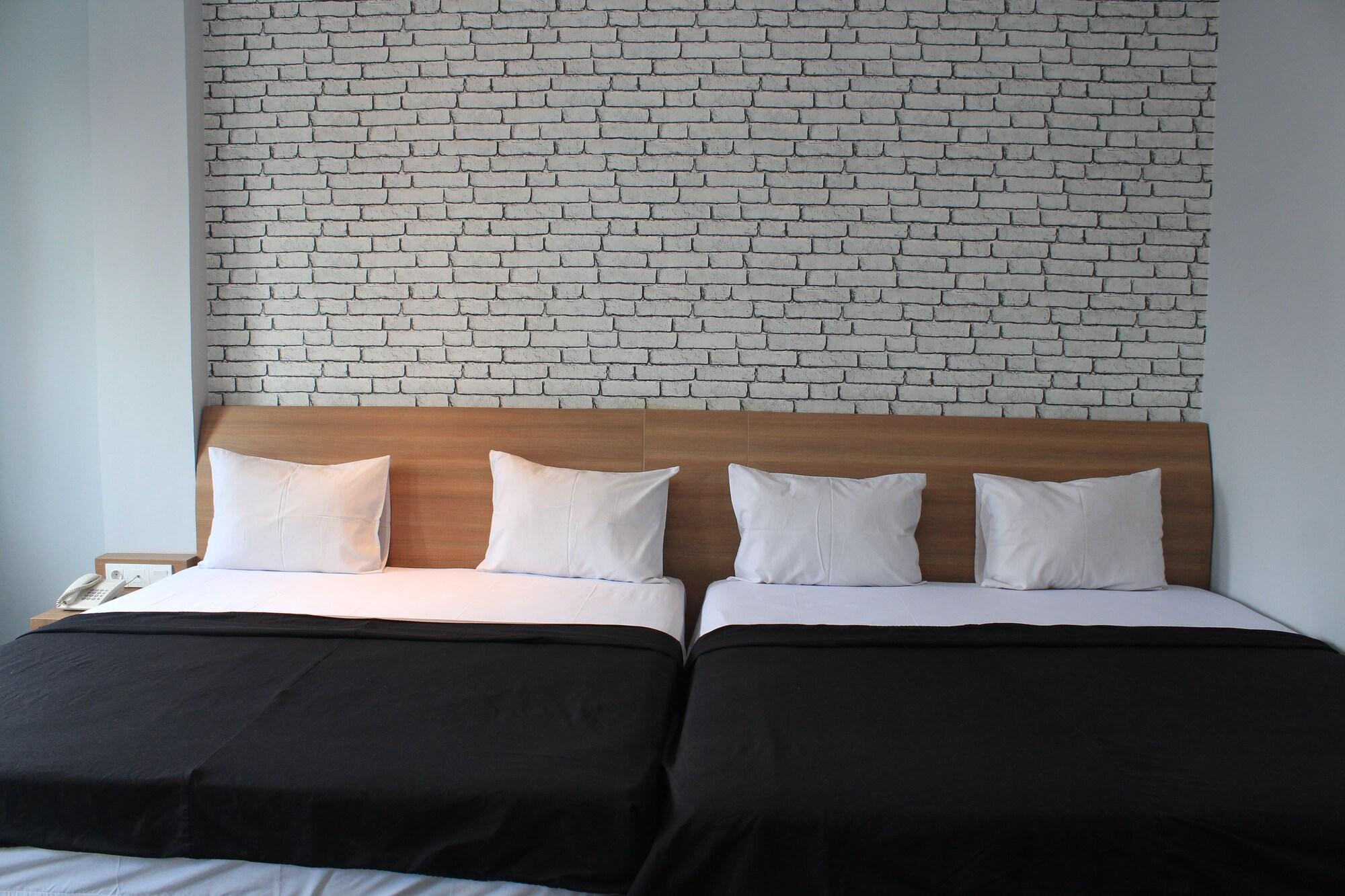 Kama Hotel Медан Экстерьер фото