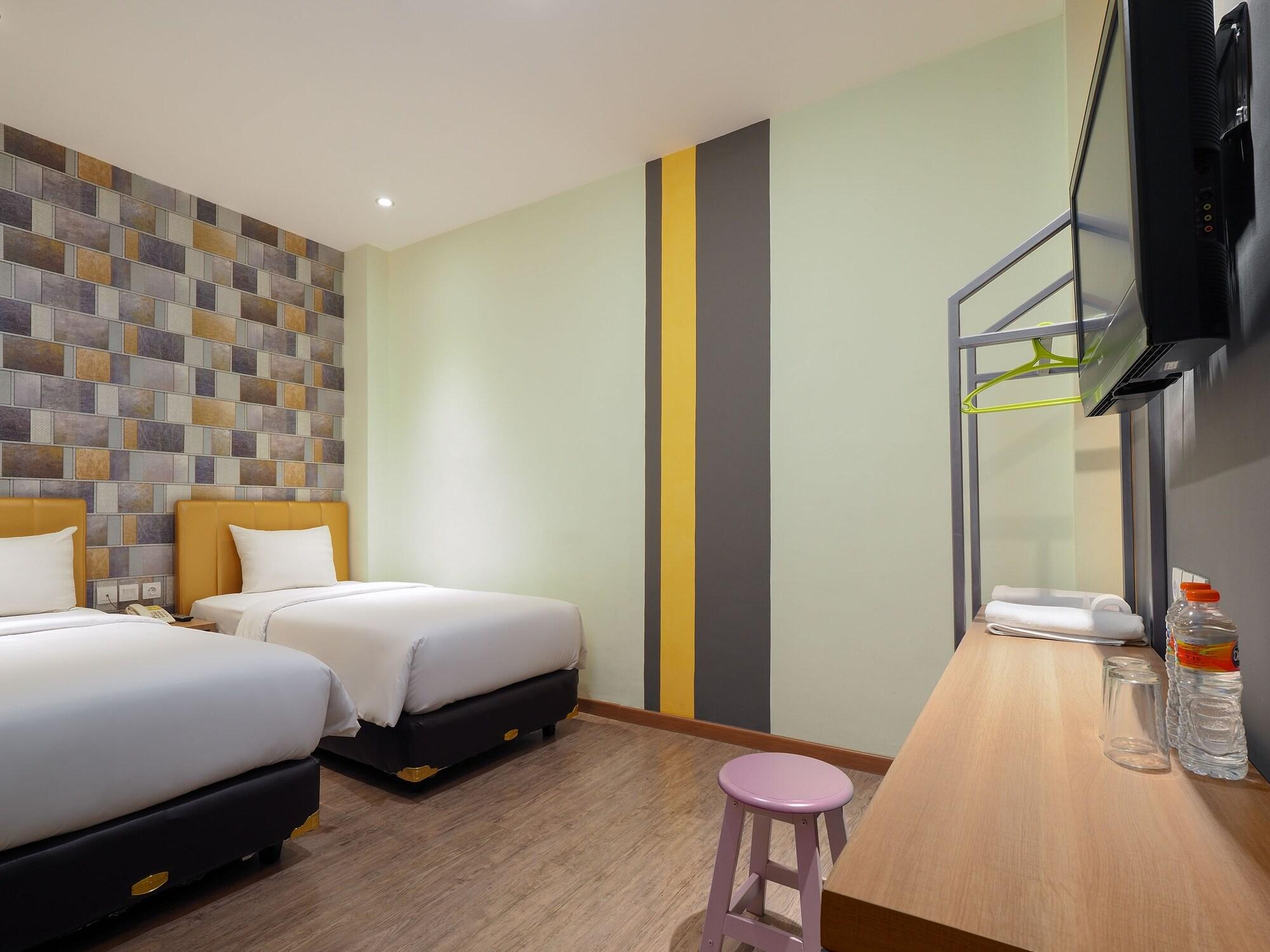 Kama Hotel Медан Экстерьер фото