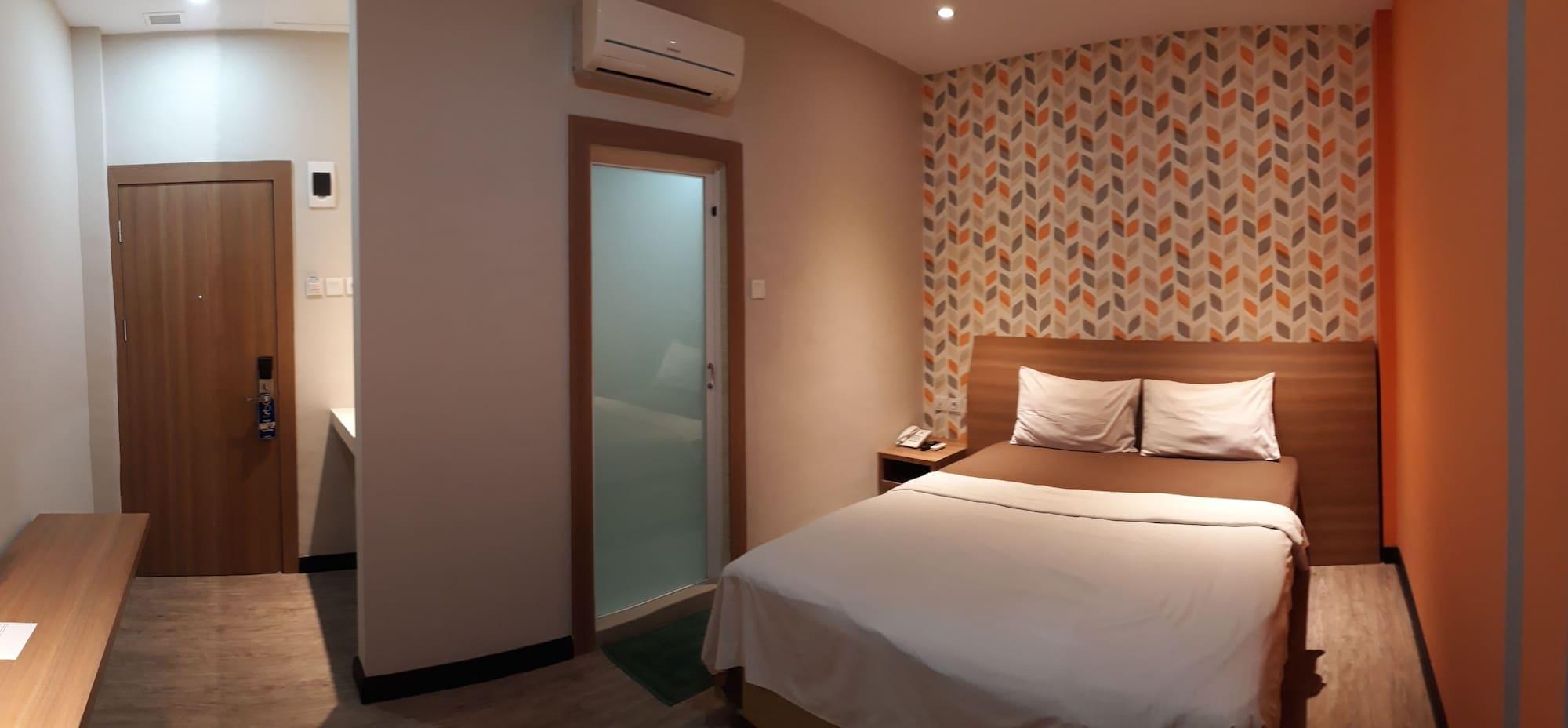 Kama Hotel Медан Экстерьер фото