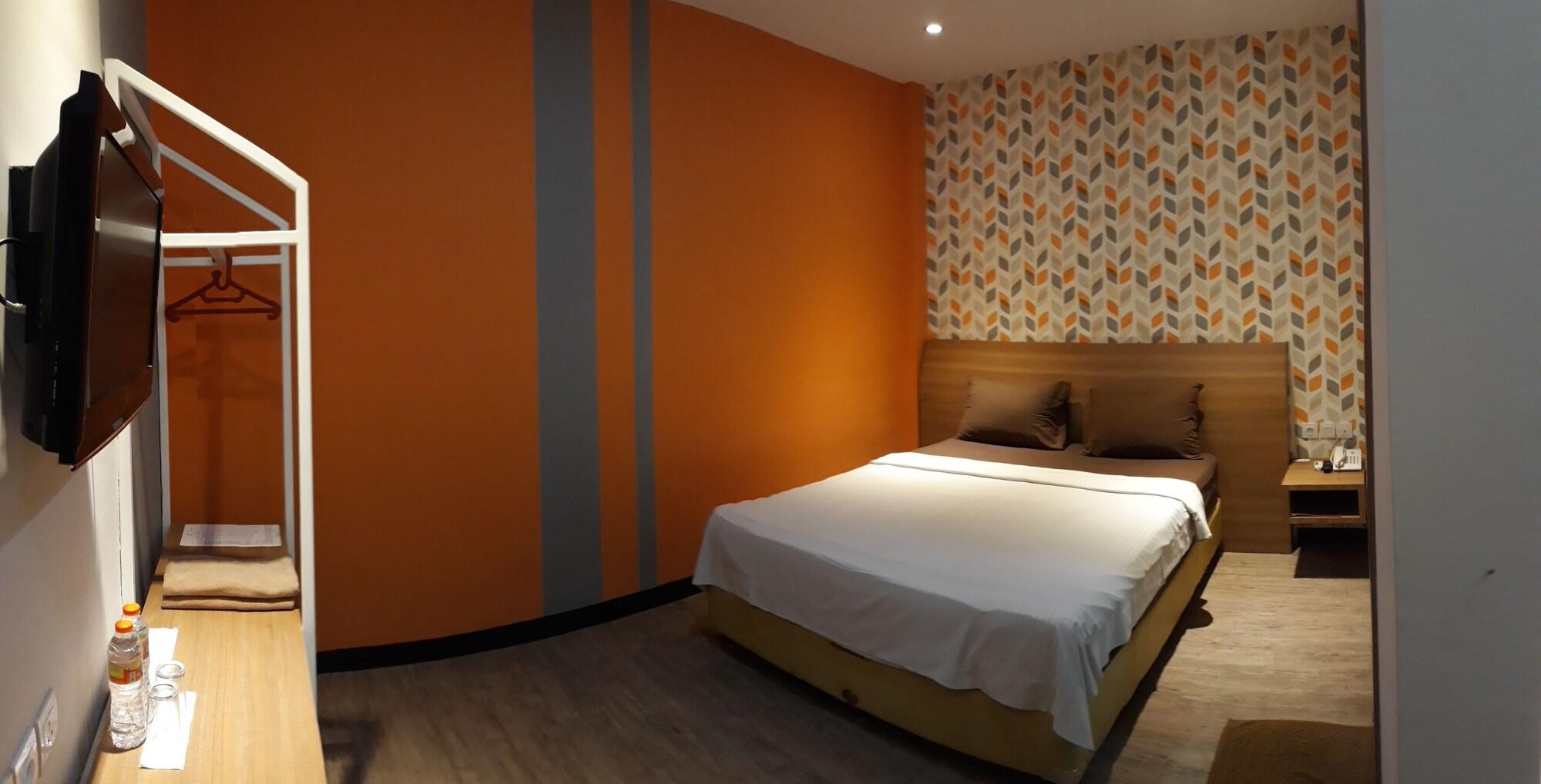 Kama Hotel Медан Экстерьер фото