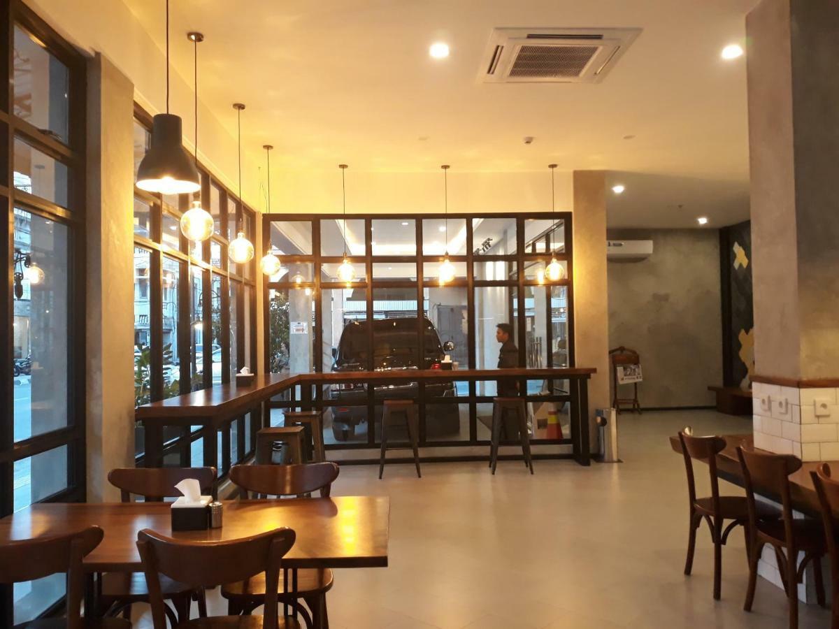 Kama Hotel Медан Экстерьер фото