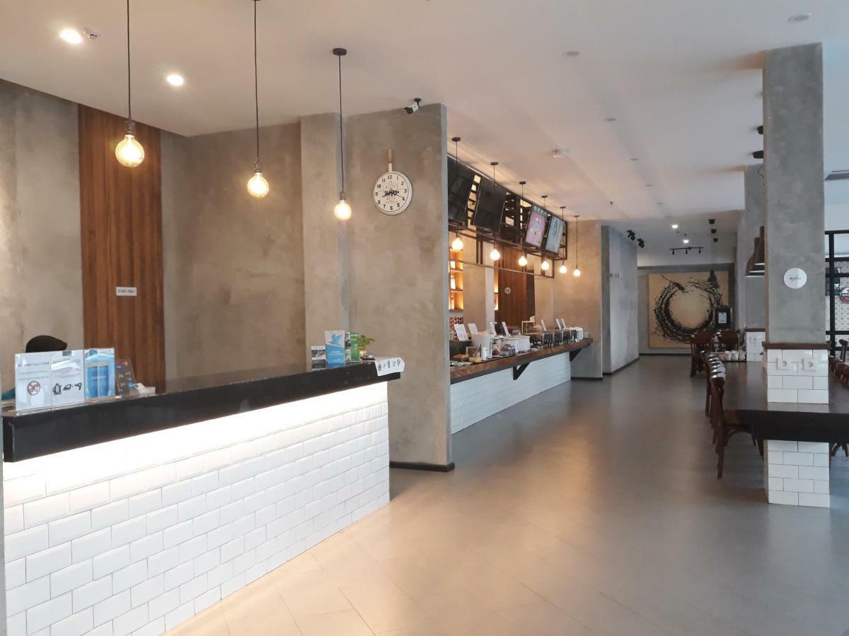 Kama Hotel Медан Экстерьер фото