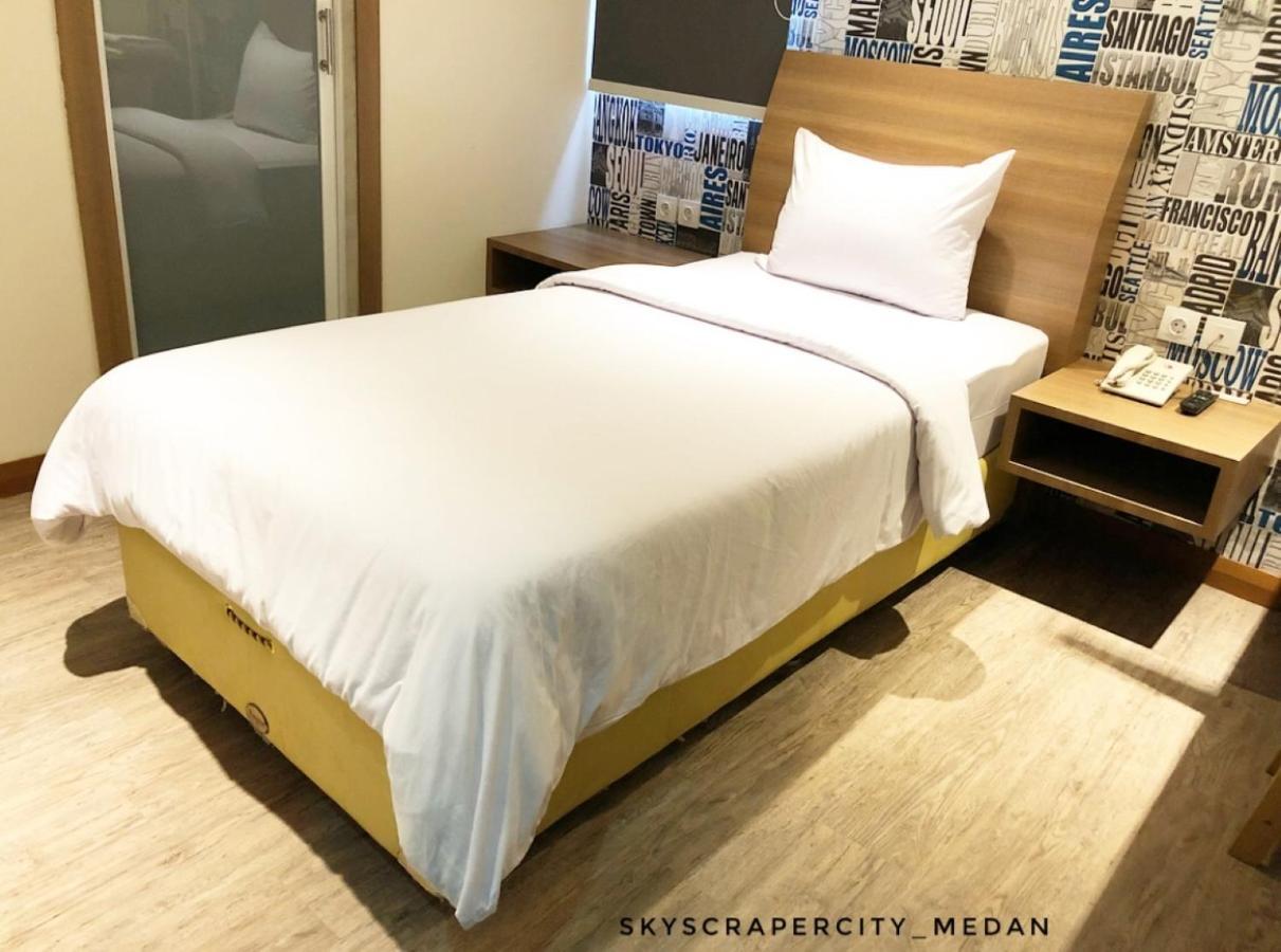 Kama Hotel Медан Экстерьер фото