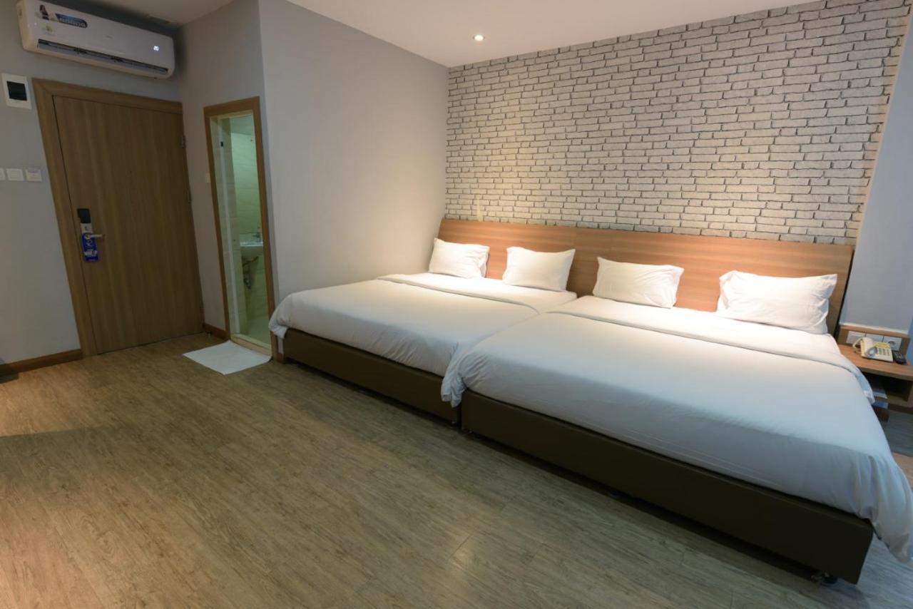 Kama Hotel Медан Экстерьер фото