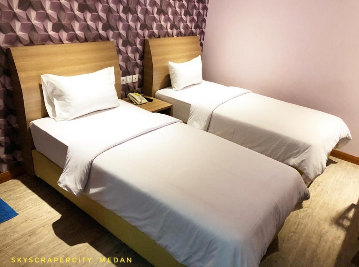 Kama Hotel Медан Экстерьер фото